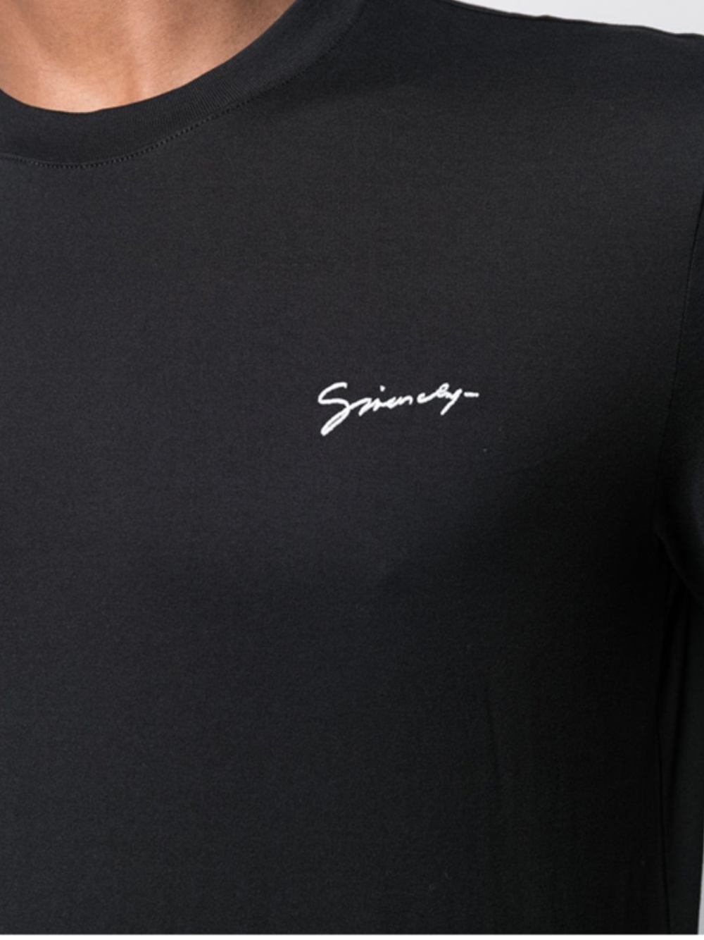 Givenchy Chest Logo Minimal Embroidered Script Signature T-Shirt BM70LR3002